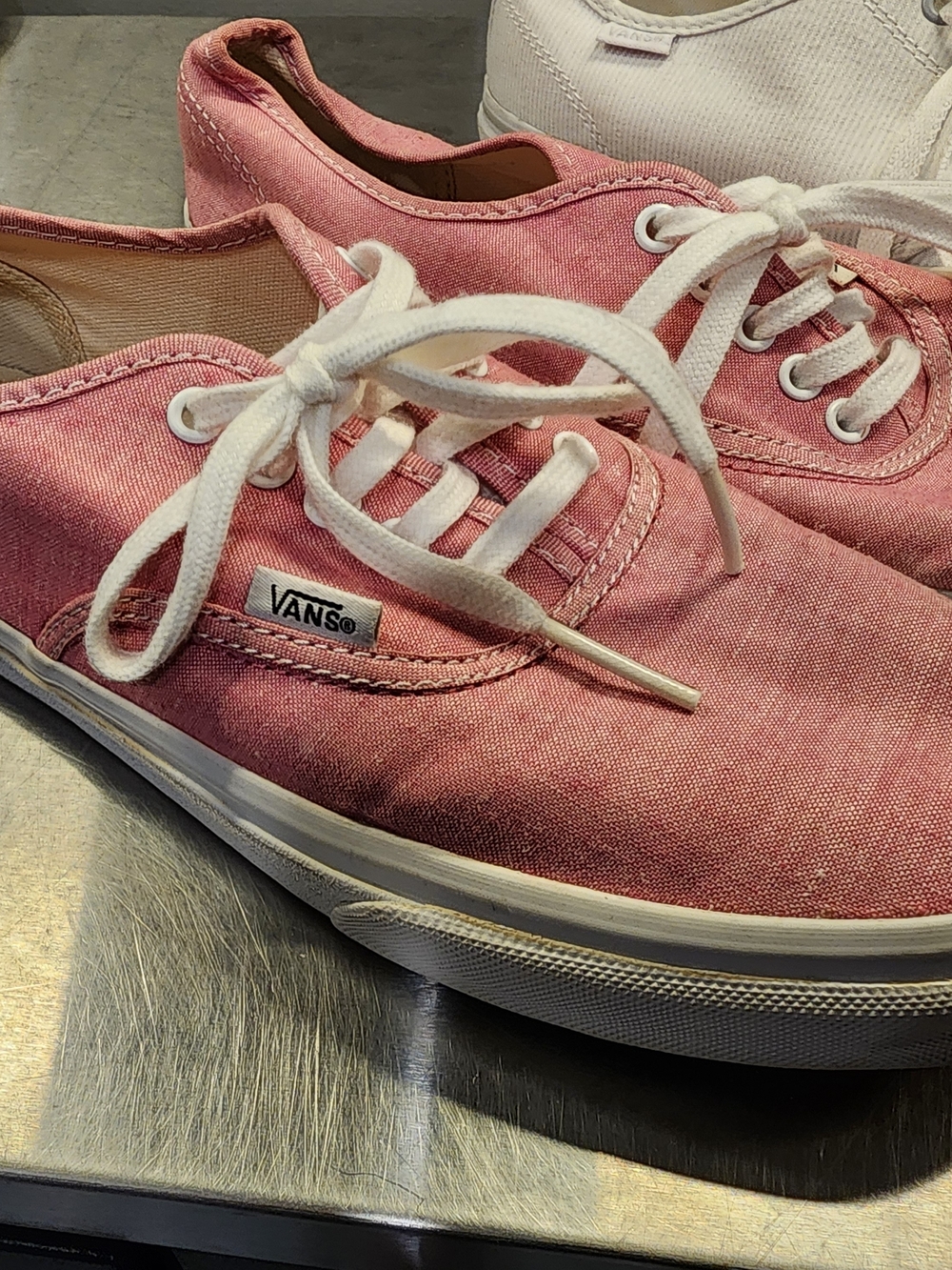 Vans 10 - Picture 3 of 9